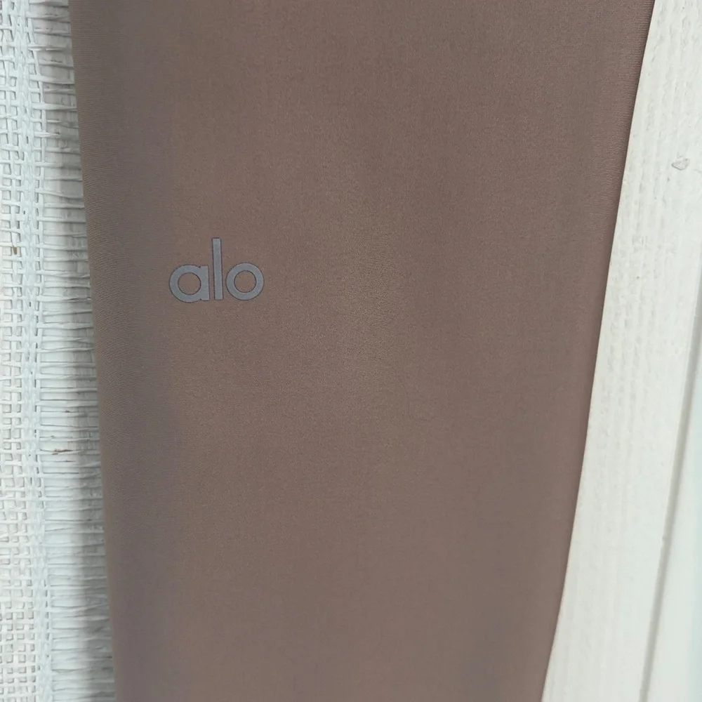 Alo 7/8 High-Waist Airlift Leggings Taupe - Size M